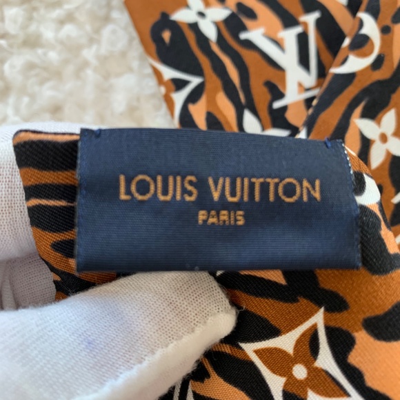 LOUIS VUITTON MONOGRAM GIANT JUNGLE BANDEAU - M73648 - Picture 11 of 15